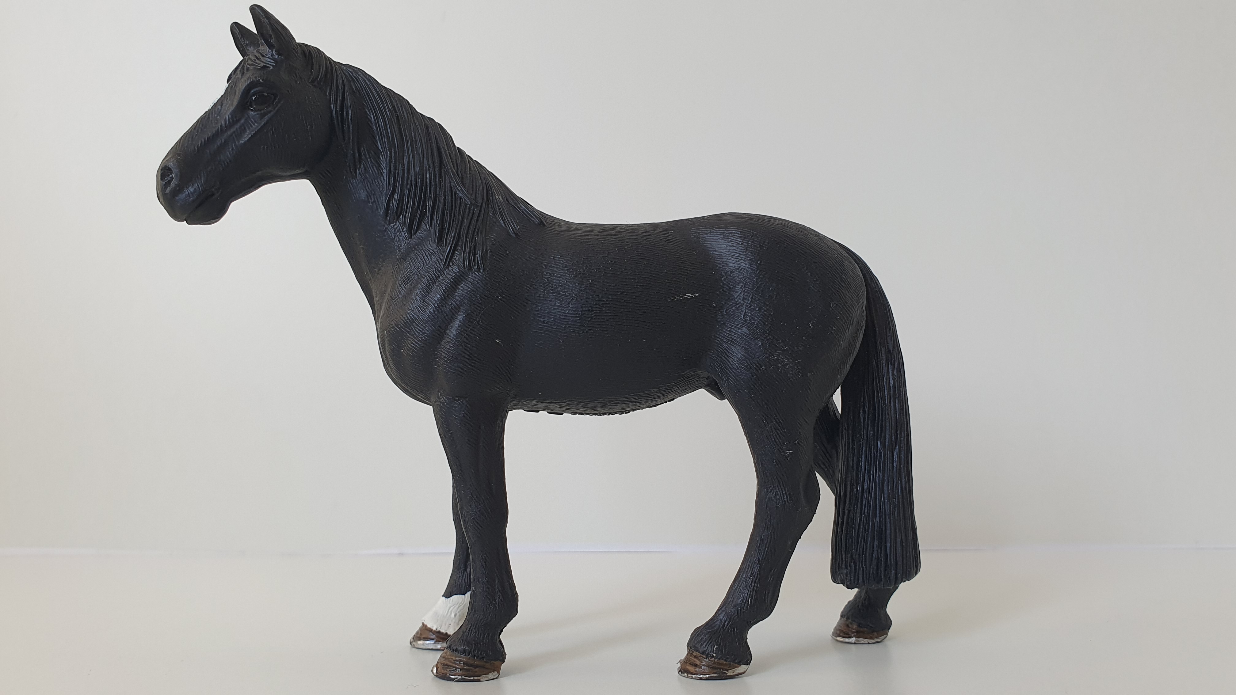 Tennessee valach mimochodník černý 13832, model 2016