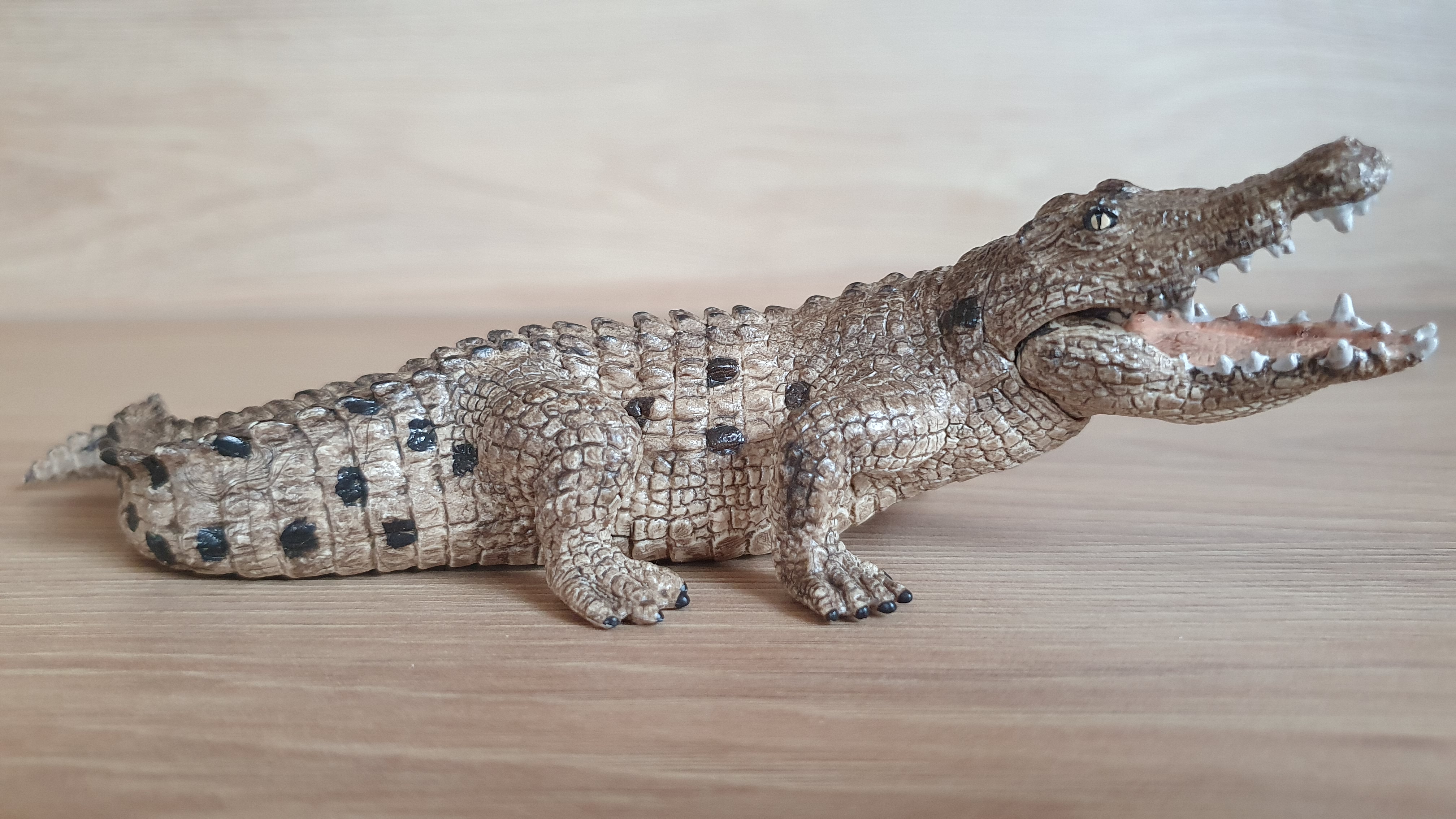 krokodýl s pohyblivou čelistí 14736, model 2014