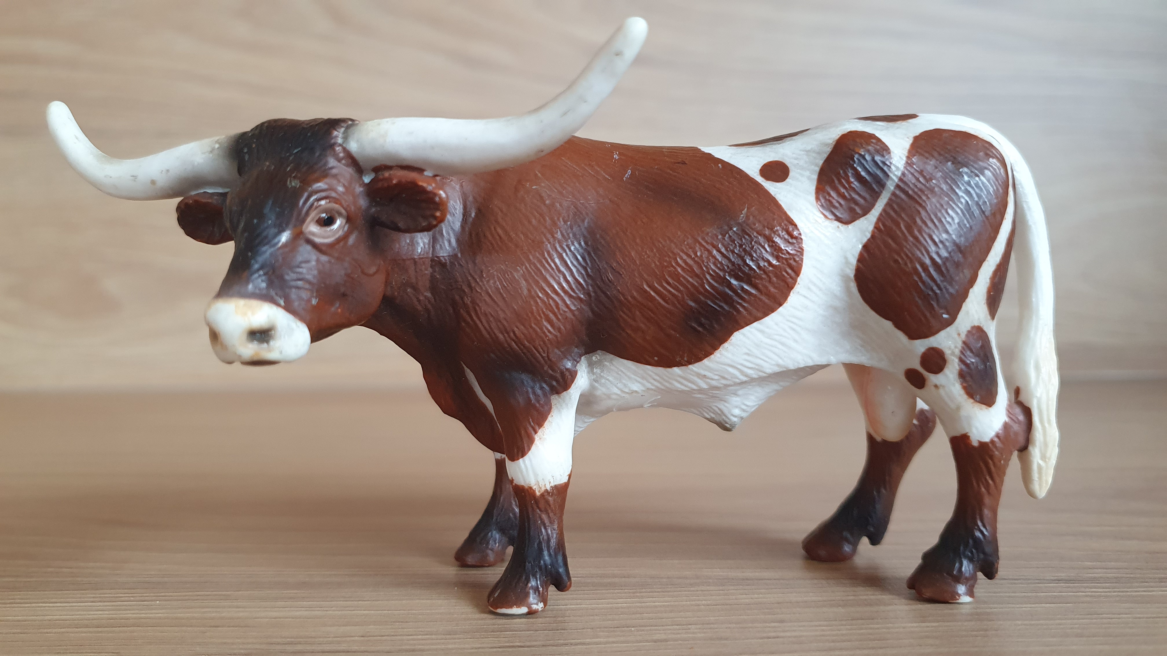 Býk longhornský 13275, model 2002