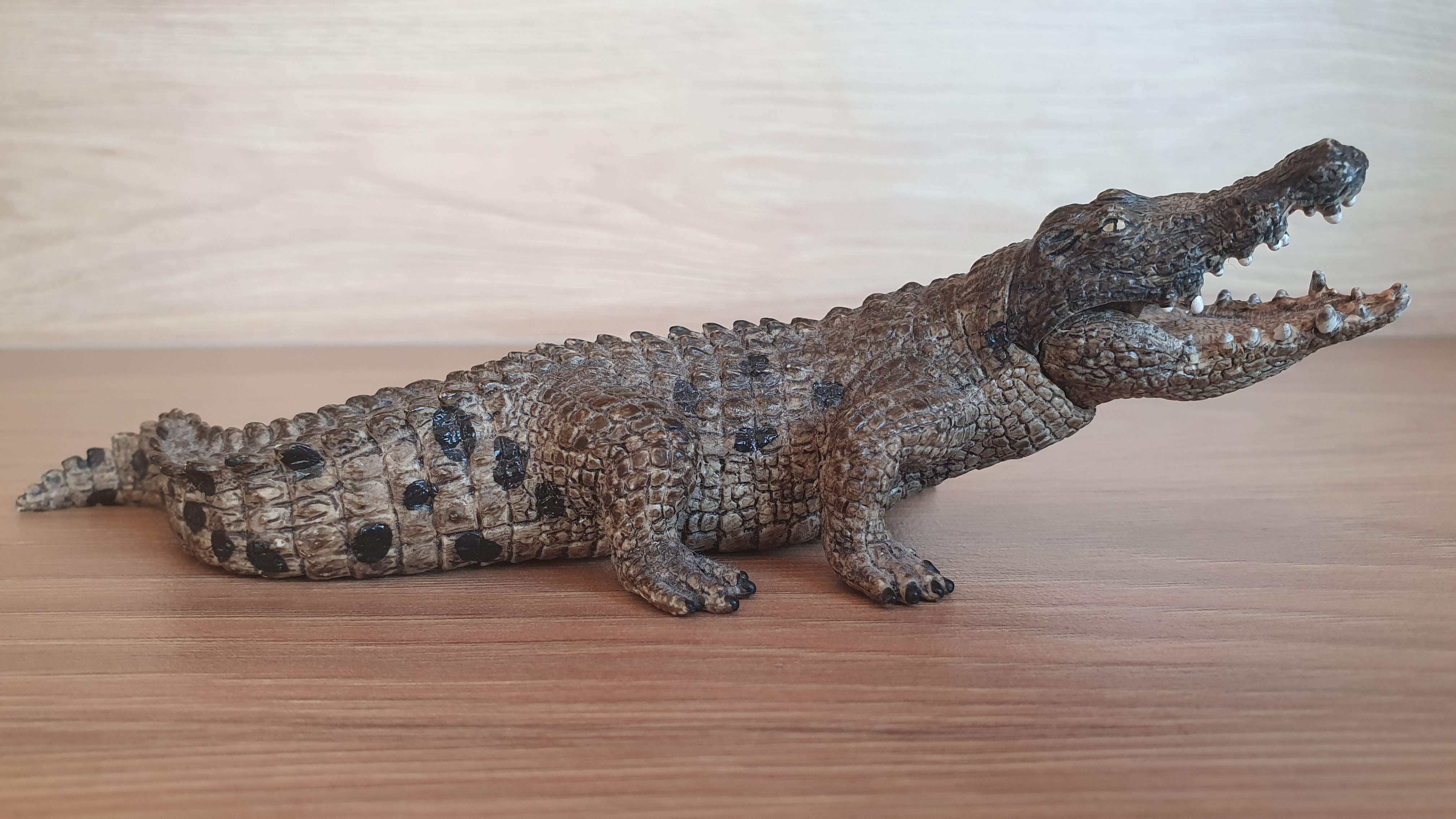 krokodýl s pohyblivou čelistí 14736, model 2014