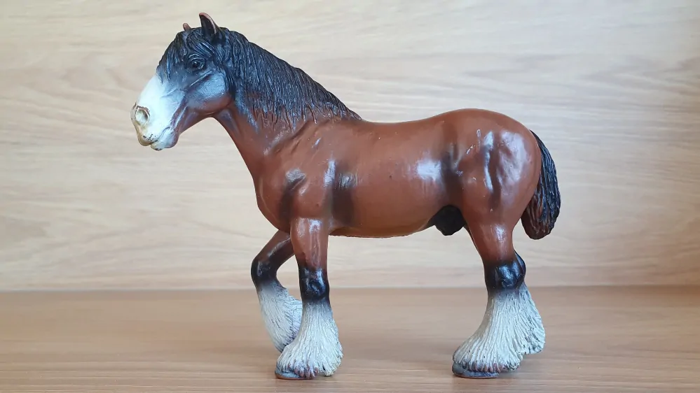 Valach Shire 13247, model 2000