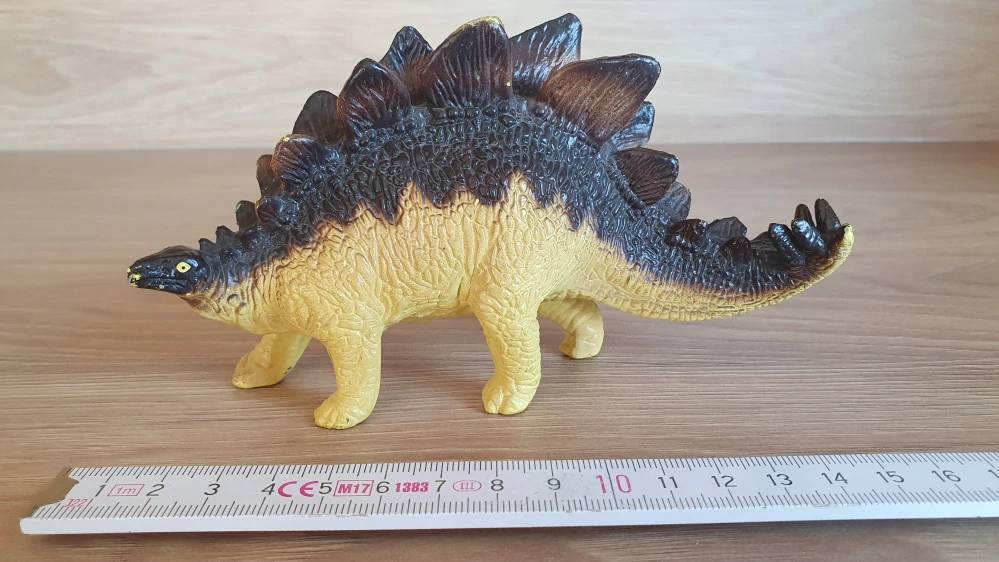 Stegosaurus, edice Carnegie Safari 15400, model 1988