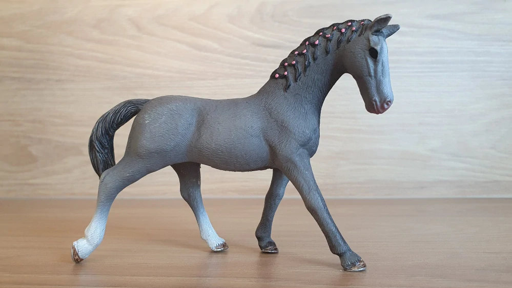 Trakhener klisna 13888, model 2018