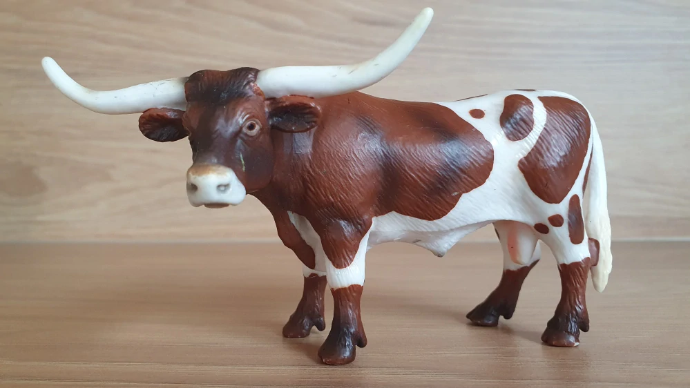 Býk longhornský 13275, model 2001