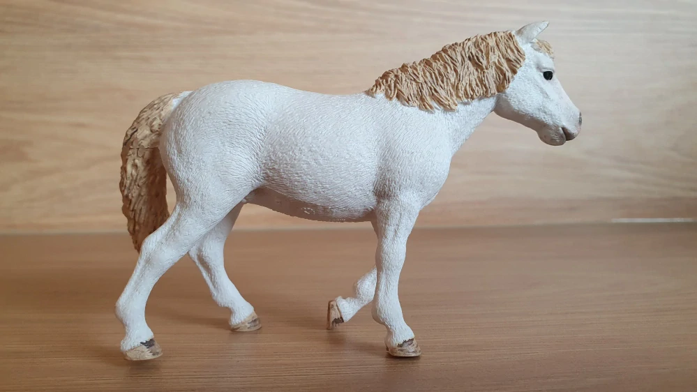 Klisna dartmoorský poník 42423, model 2017