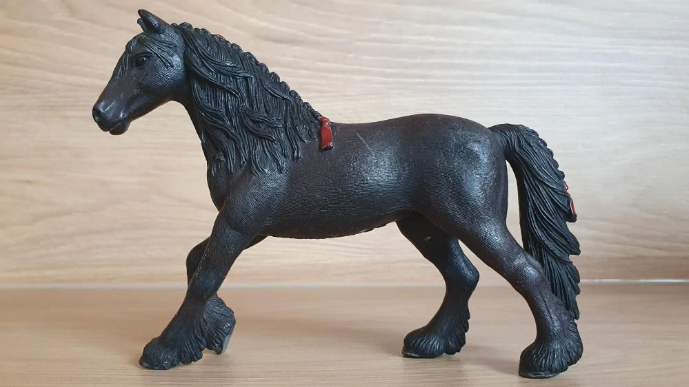 Fríská klisna 13749, model 2013
