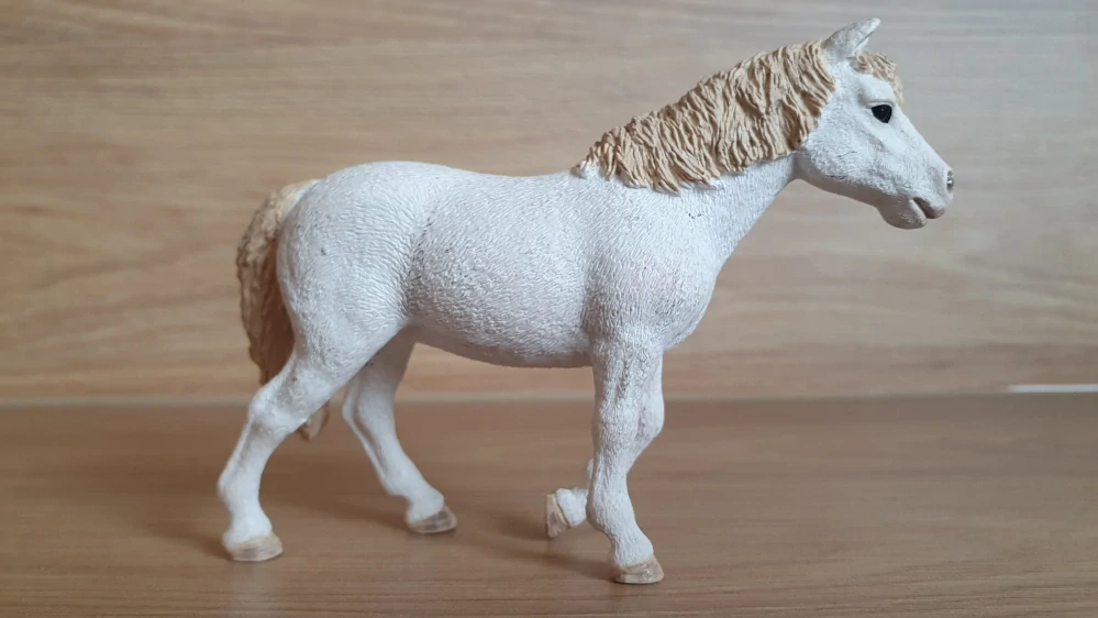 Klisna dartmoorský poník 42423, model 2017