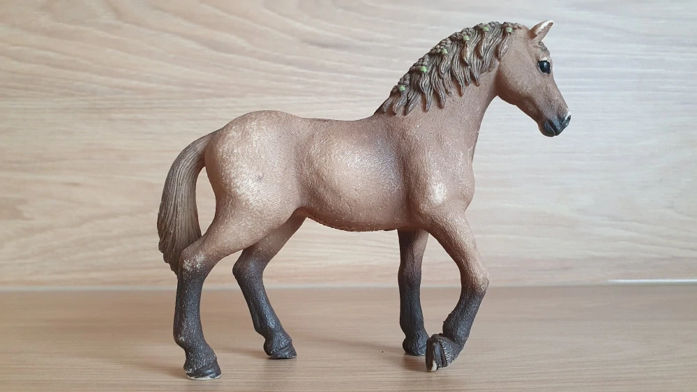 Quarter 42432, model 2017