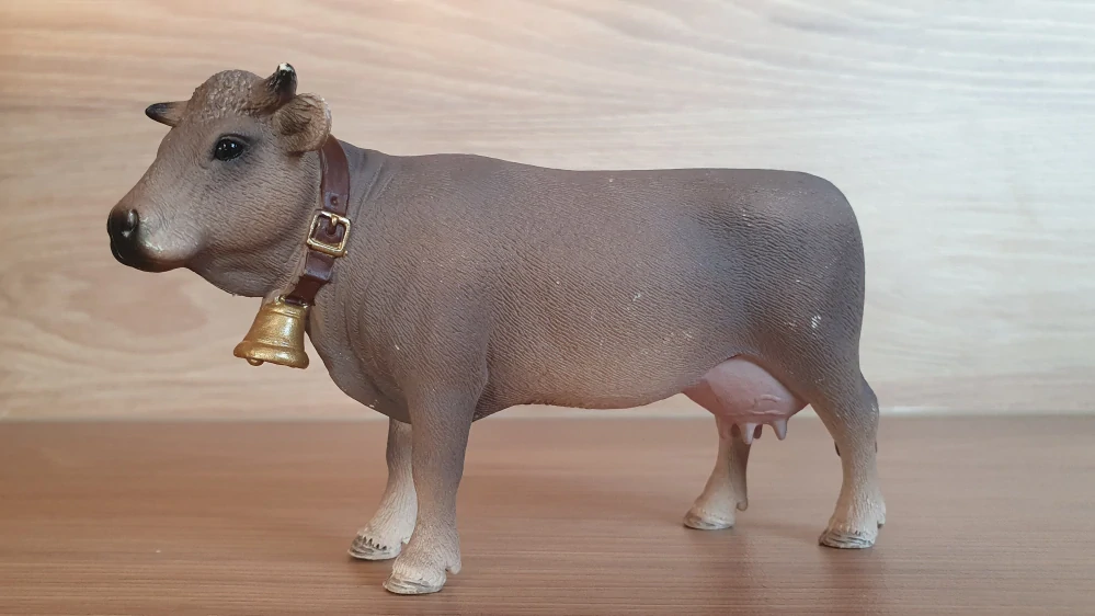 kráva se zvonem 13874, model 2017