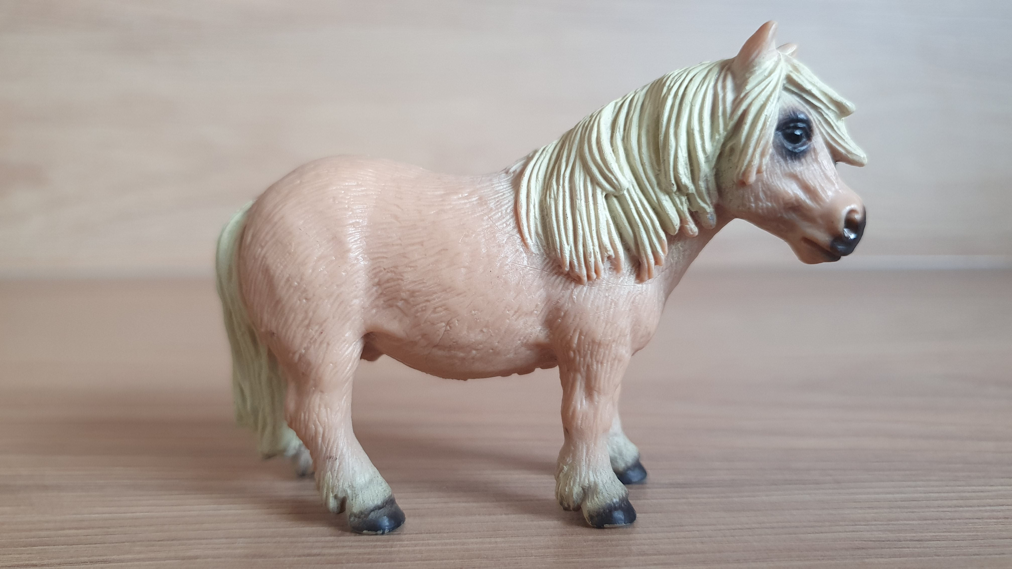 Shetlandský poník 13232, model 1995