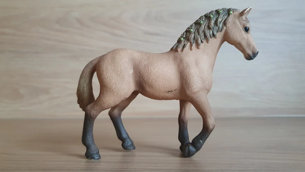 Quarter 42432, model 2017
