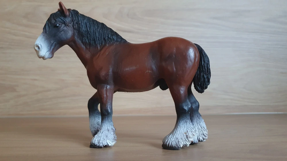 Valach Shire 13247, model 2000