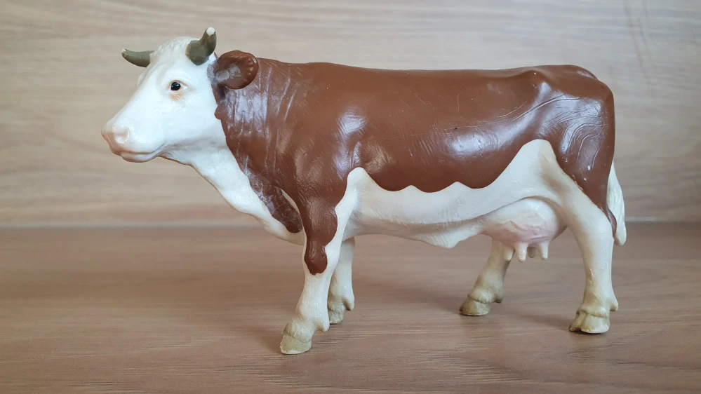 Fleckvieh kráva 13134, model 1999