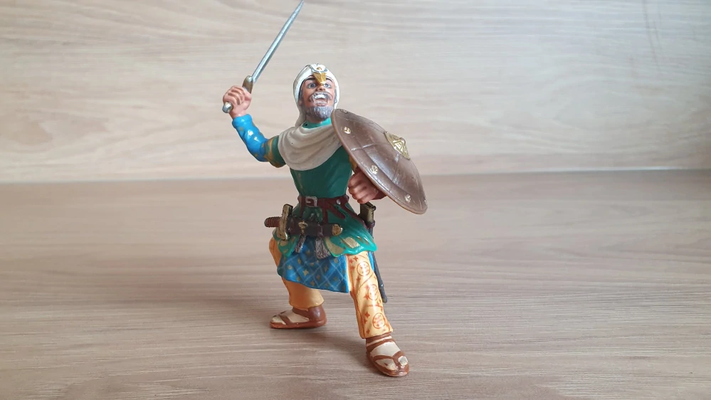 Orientální bojovník s mečem 70042, model 2004