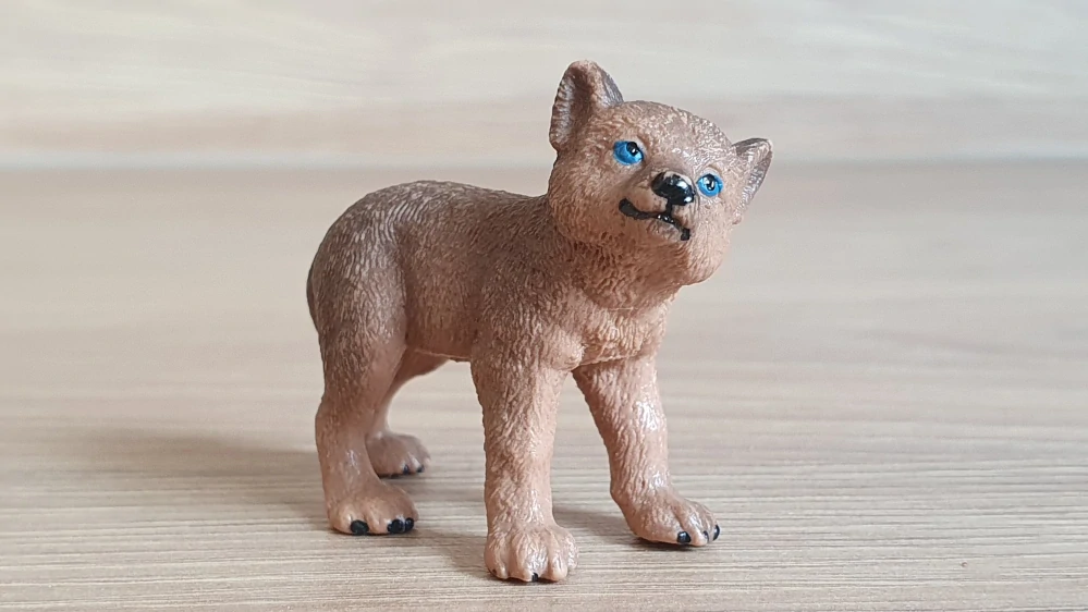 vlče hnědé 42472, model 2018