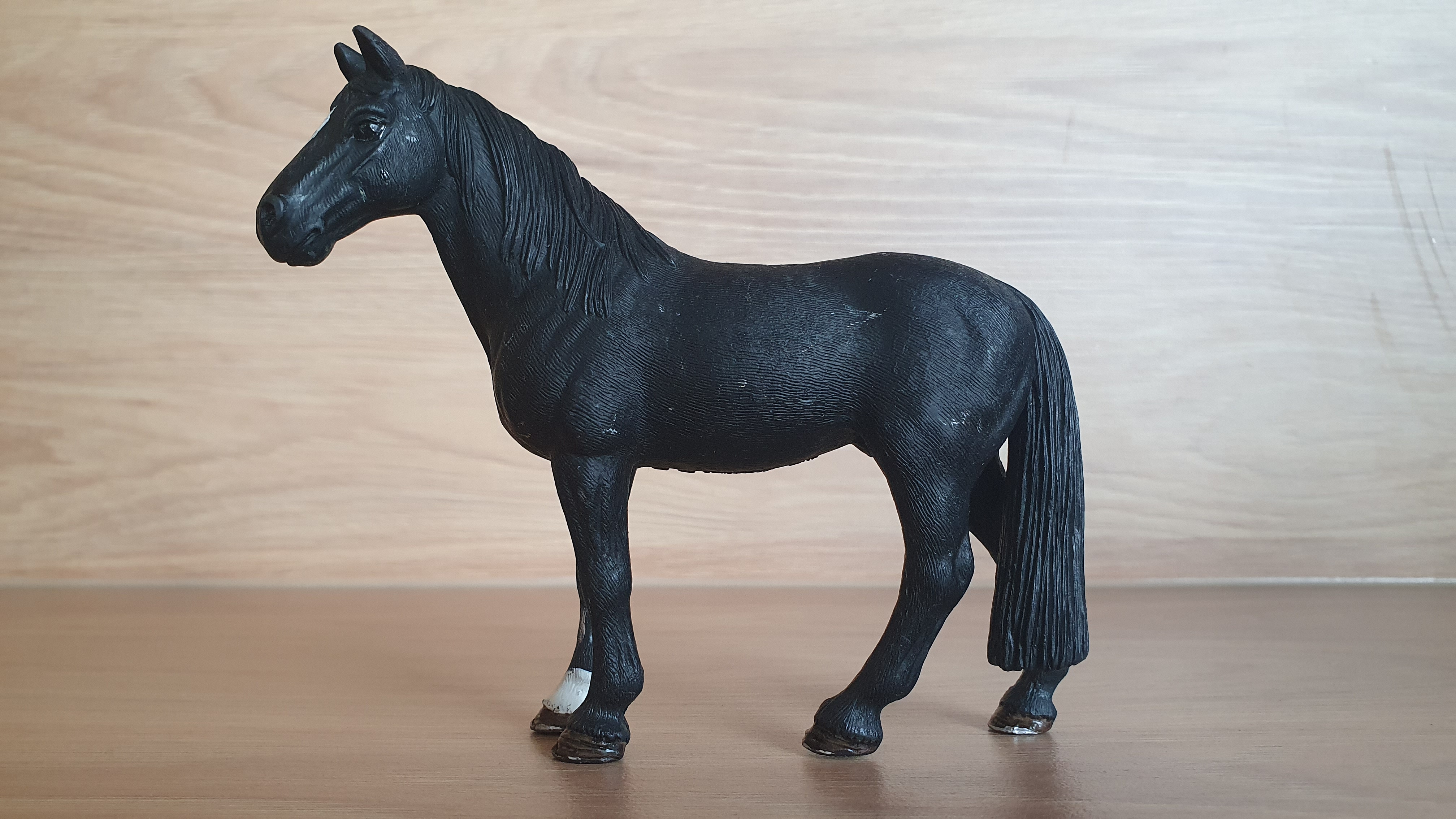 Tennessee valach mimochodník černý 13832, model 2016