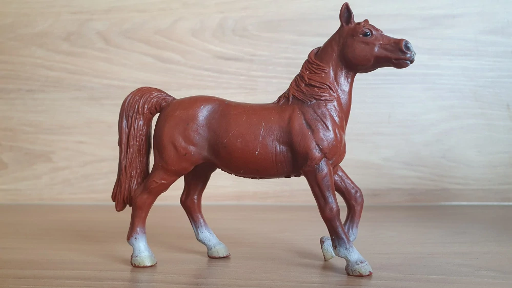 Ořechová-hnědá klisna 13253, model 2001