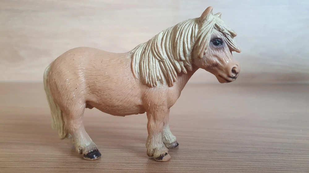 Shetlandský poník 13232, model 1995