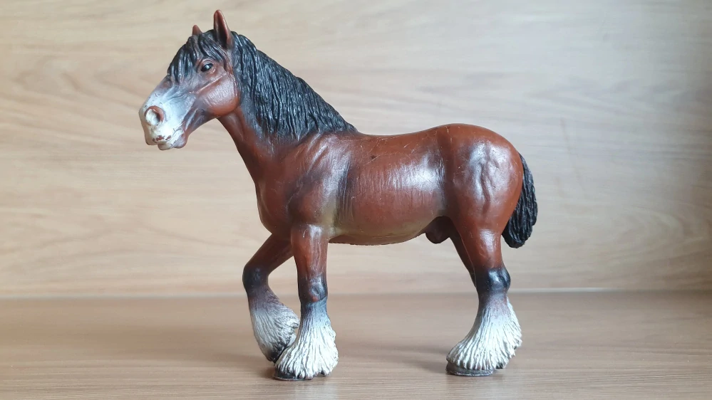 Valach Shire 13247, model 2000