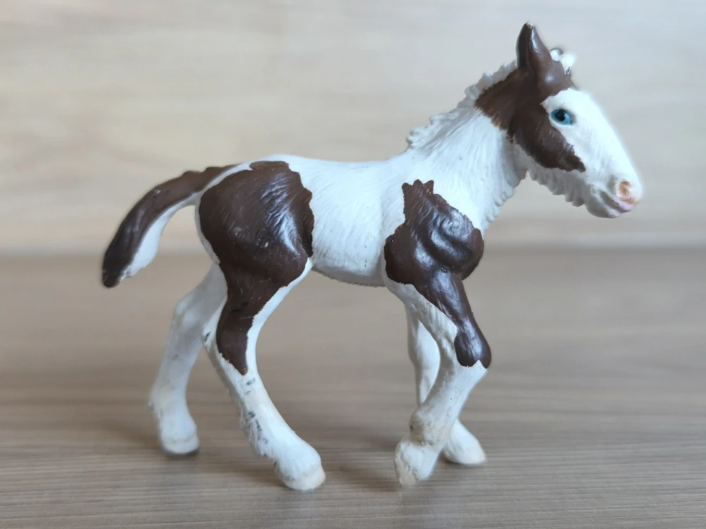 Kůň irský Tinker hříbě 13295, model 2004