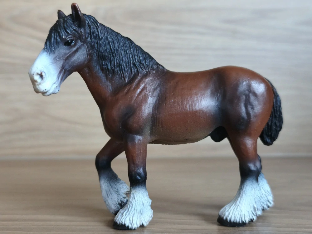 Valach Shire 13247, model 2000