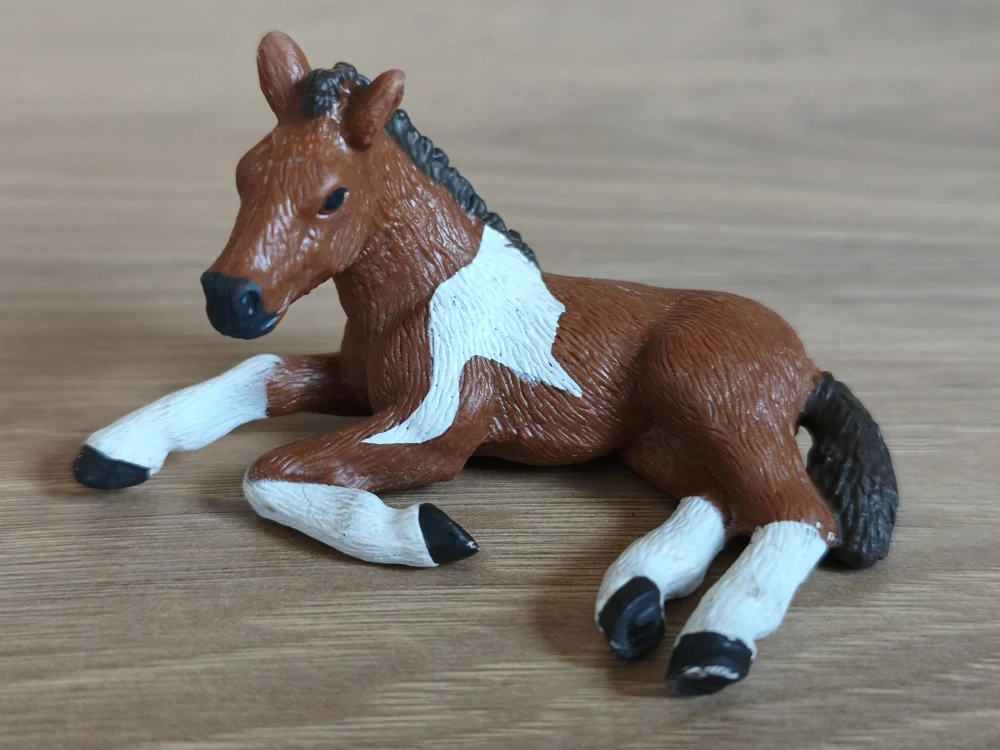Ležící hříbě edice McDonalds No 3, model 2019