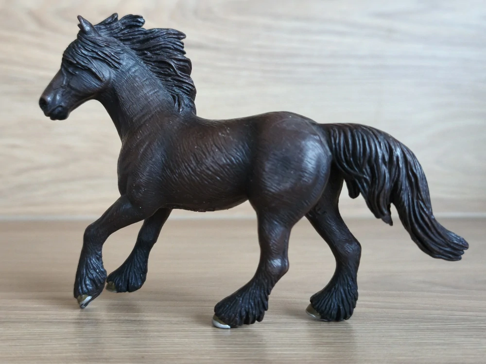Fríská klisna 13604, model 2005