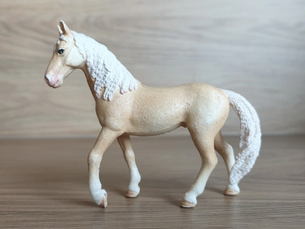 Achaltekinský kůň 13911, model 2019