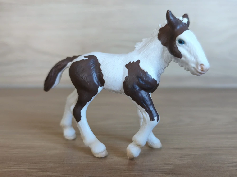 Kůň irský Tinker hříbě 13295, model 2004