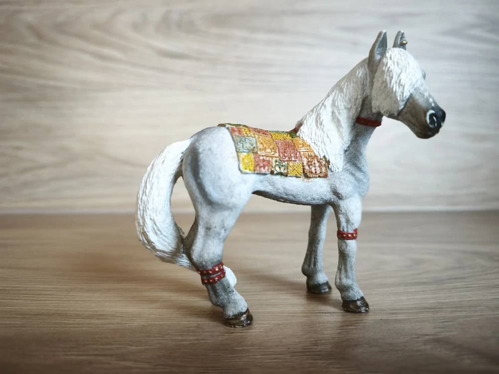 Osedlaný kůň Marween 70427, model 2009