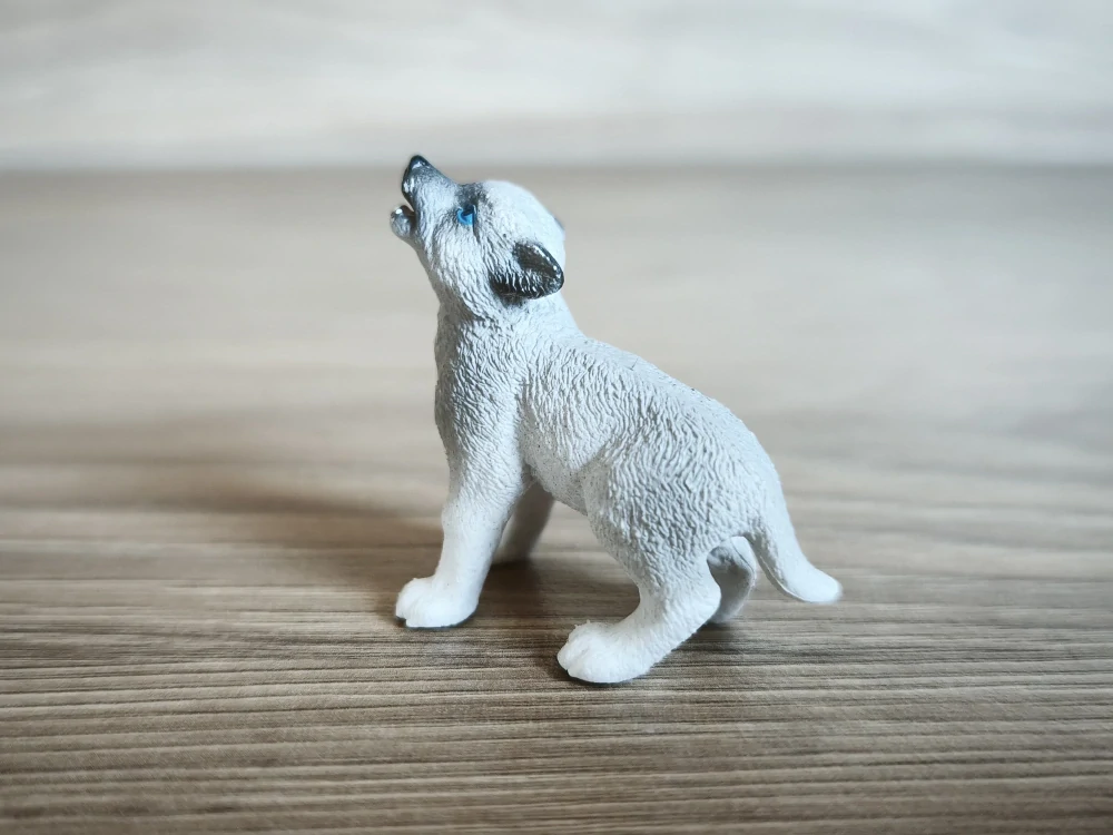 vlče šedé 42472, model 2018