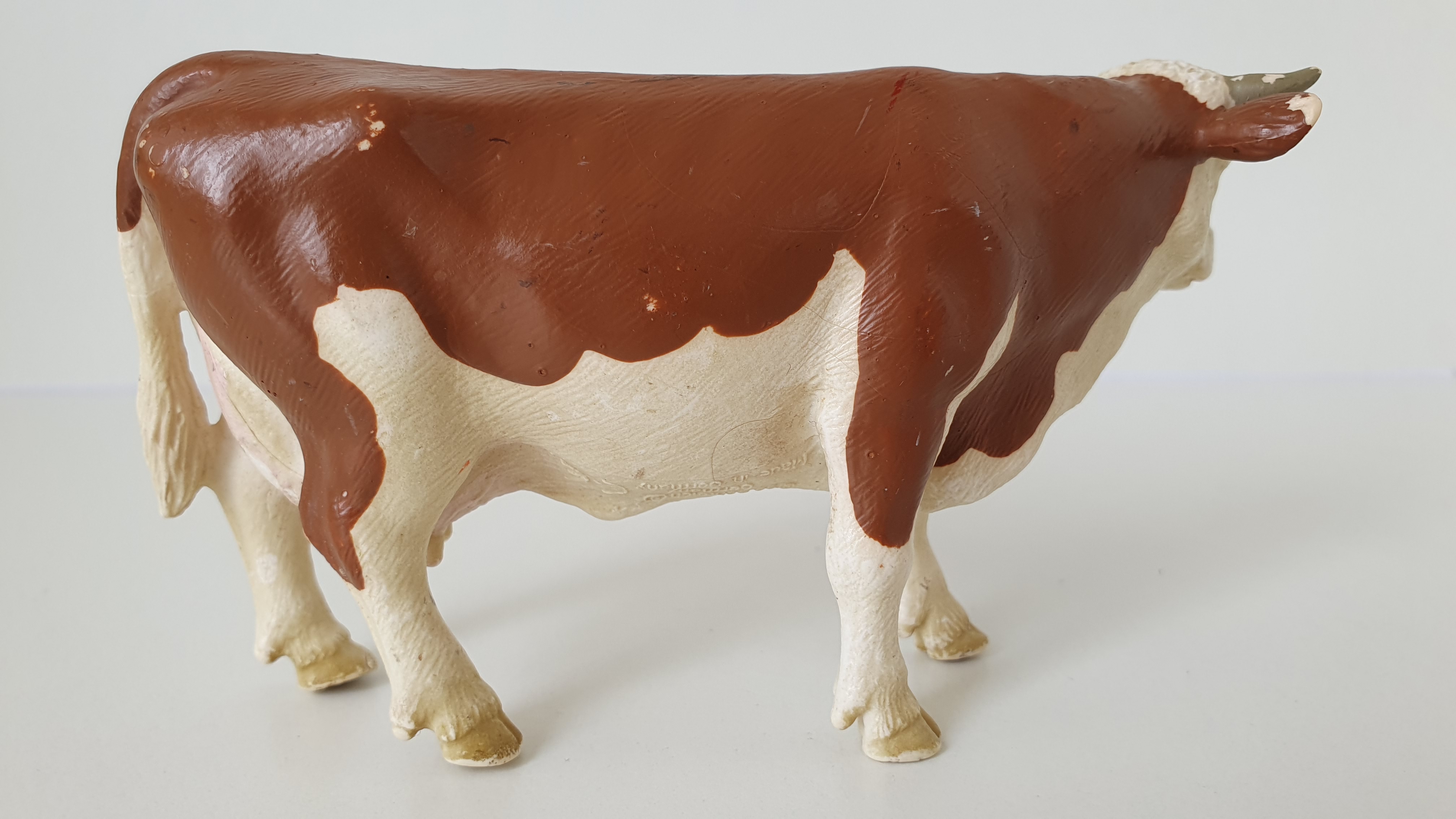 kráva  13134, model 1999