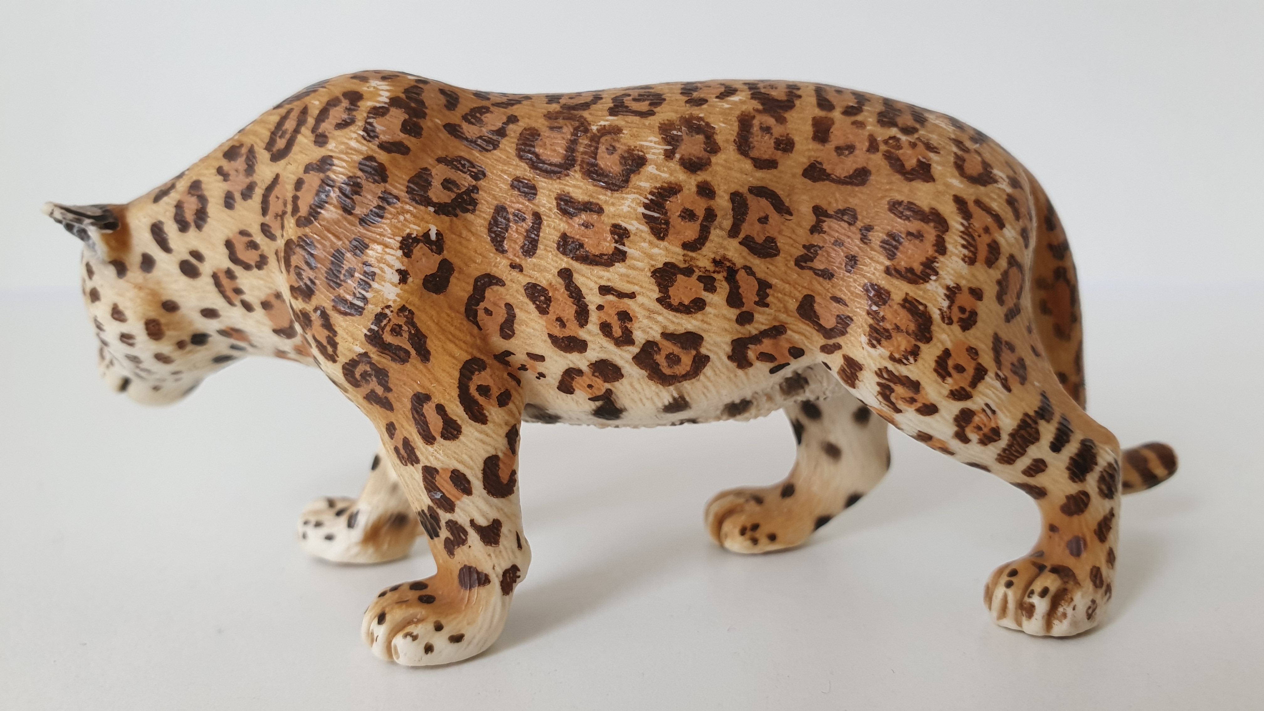jaguár 14359, model 2006