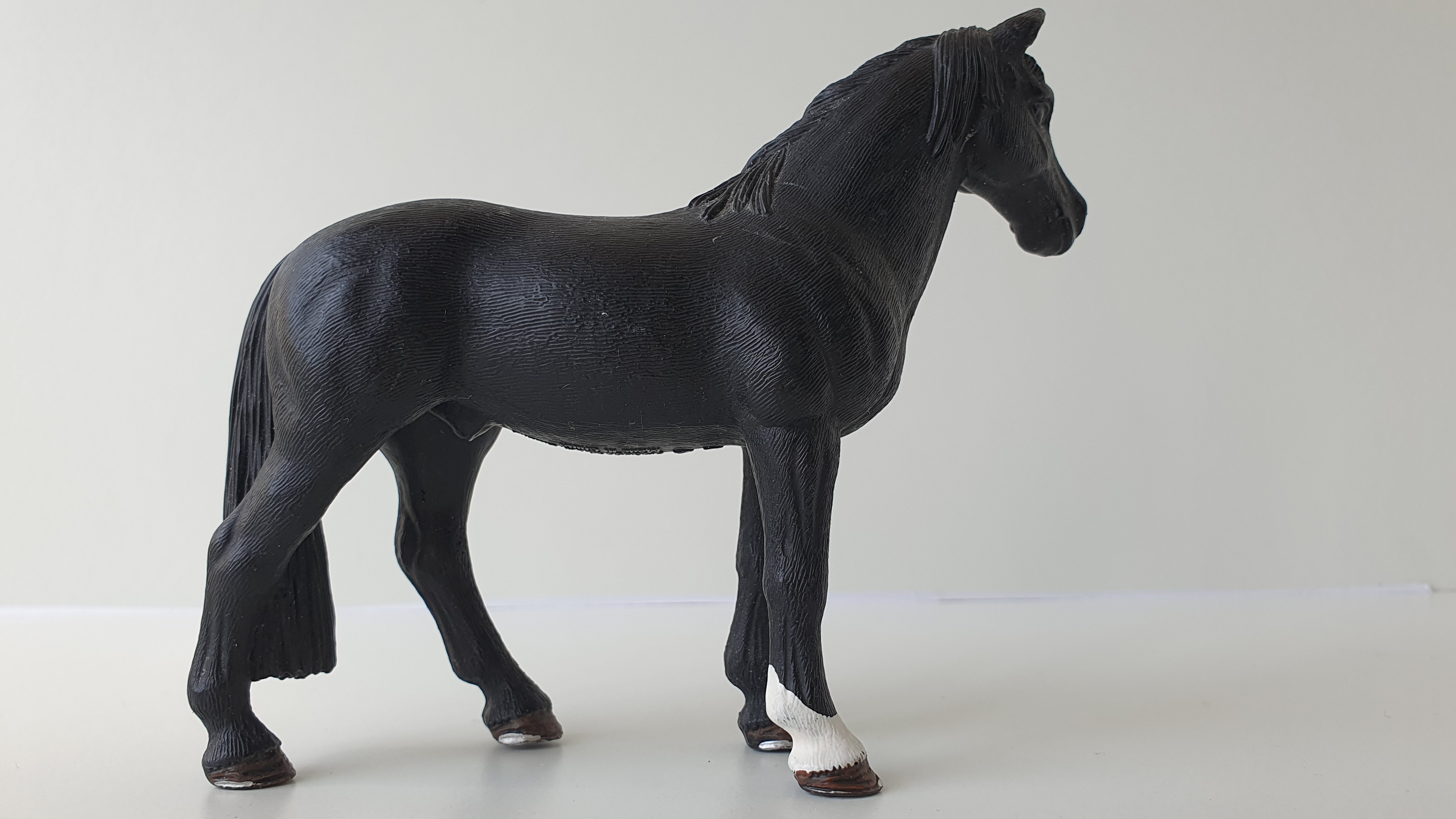 Tennessee valach mimochodník černý  13832, model 2016
