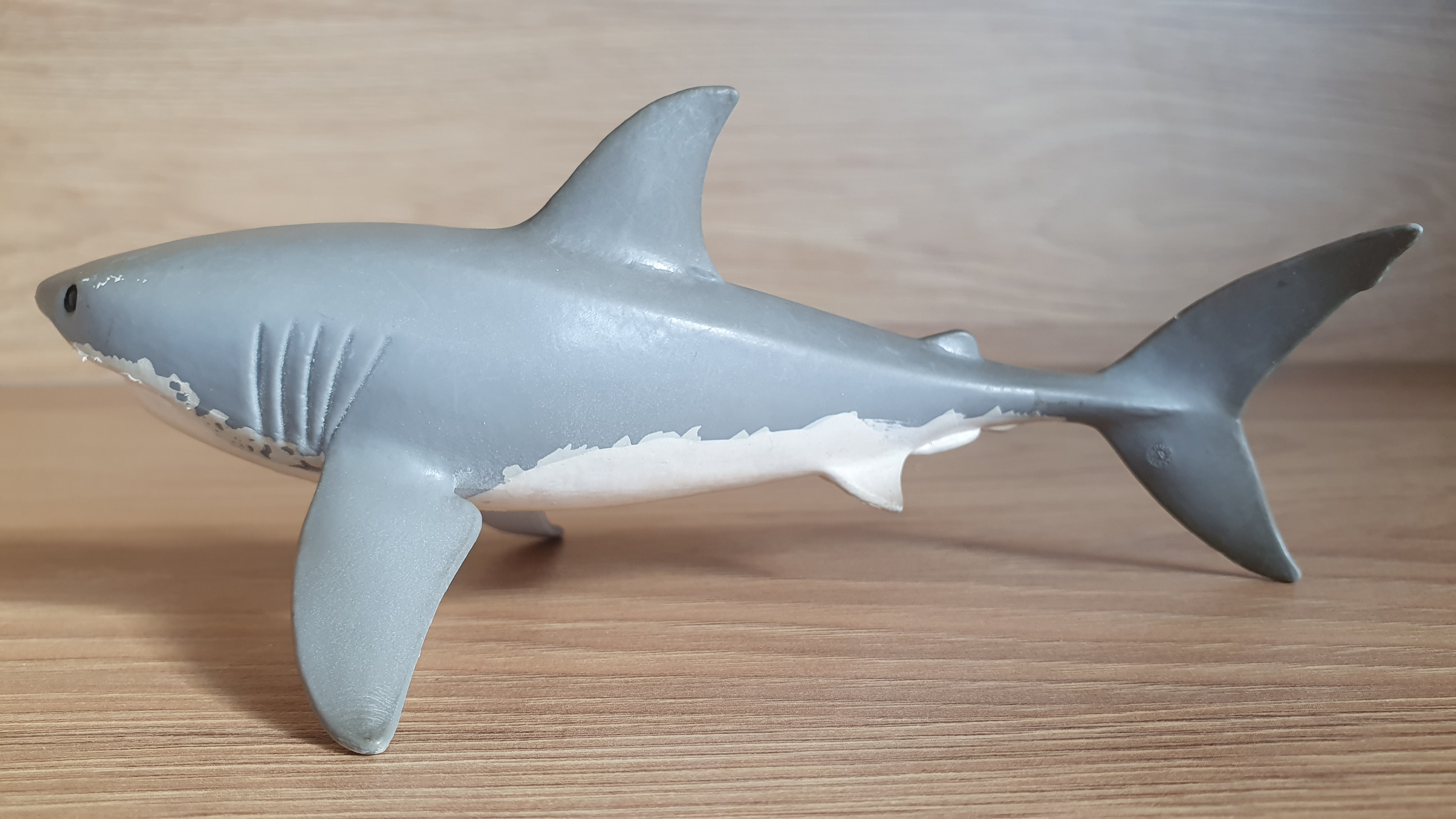 žralok bílý  14700, model 2012