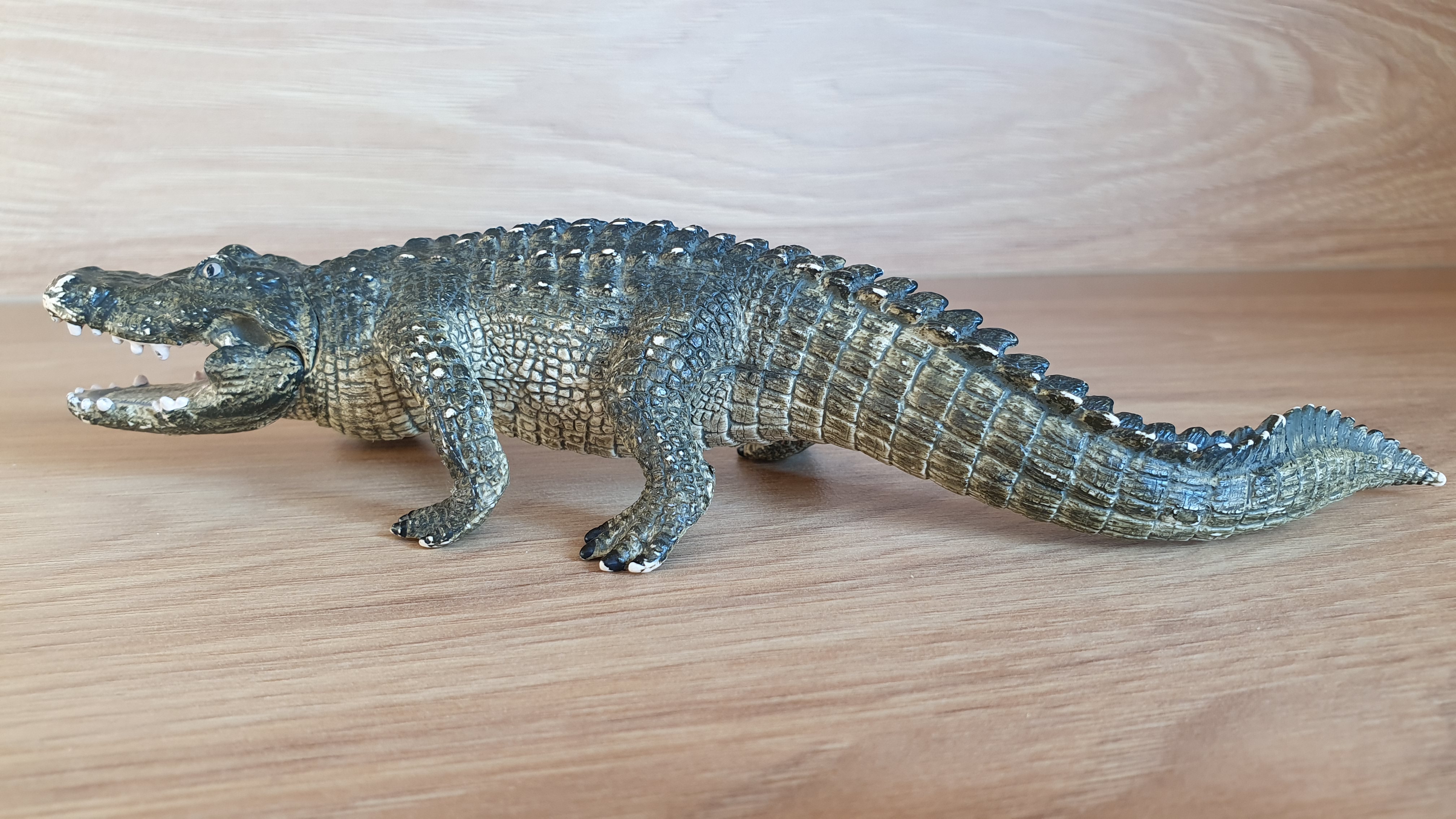aligátor s pohyblivou čelistí 14727, model 2014