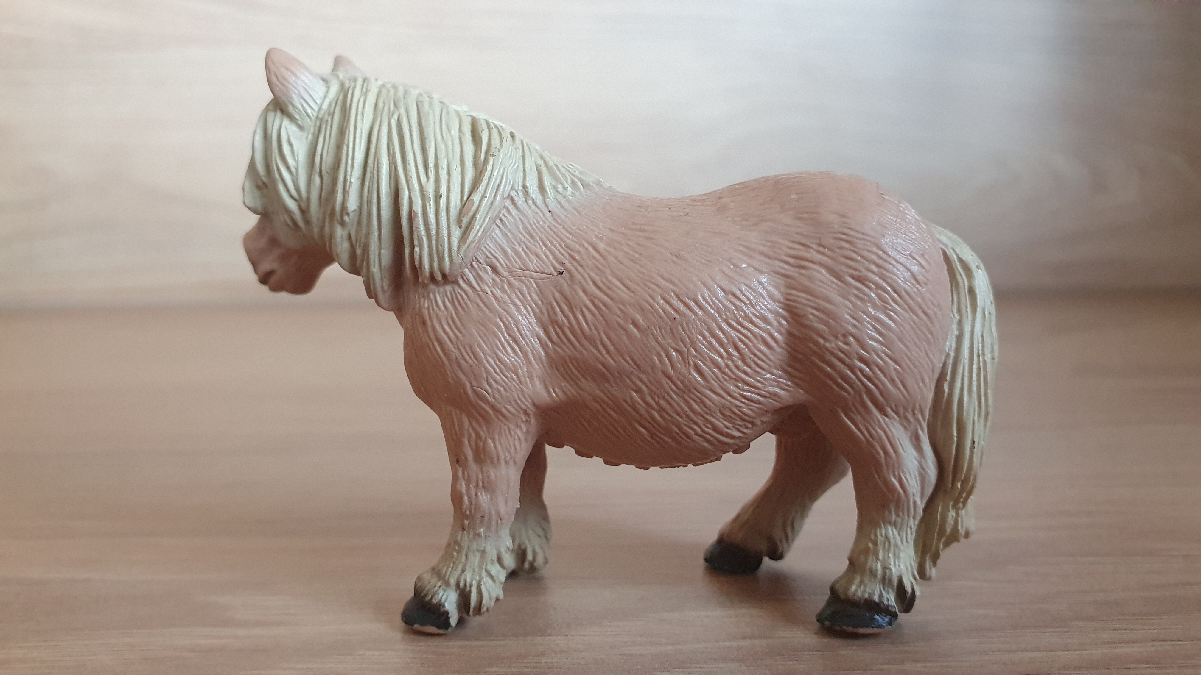 Shetlandský poník 13232, model 1995