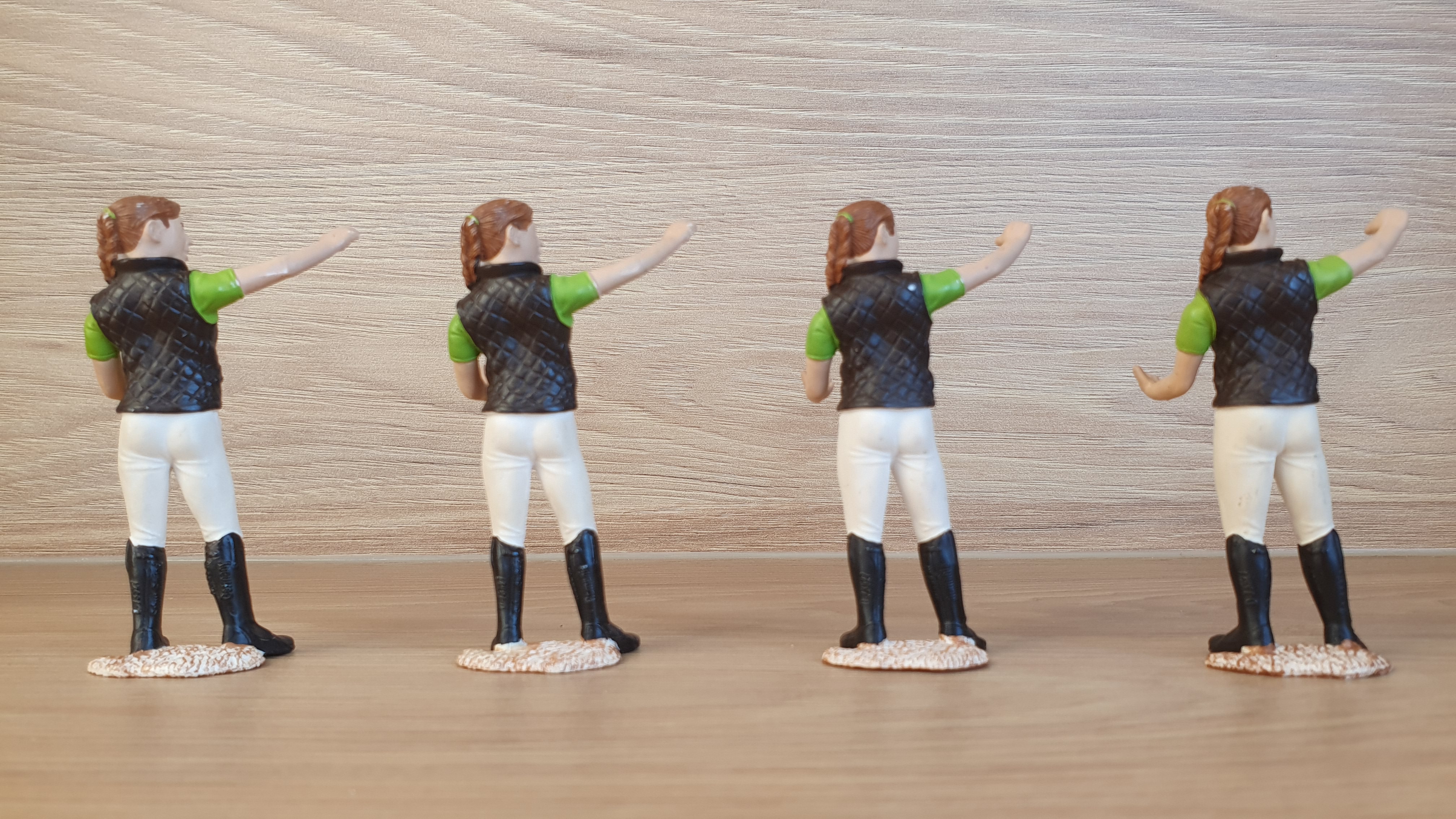 Ošetřovatelka koní v zeleném