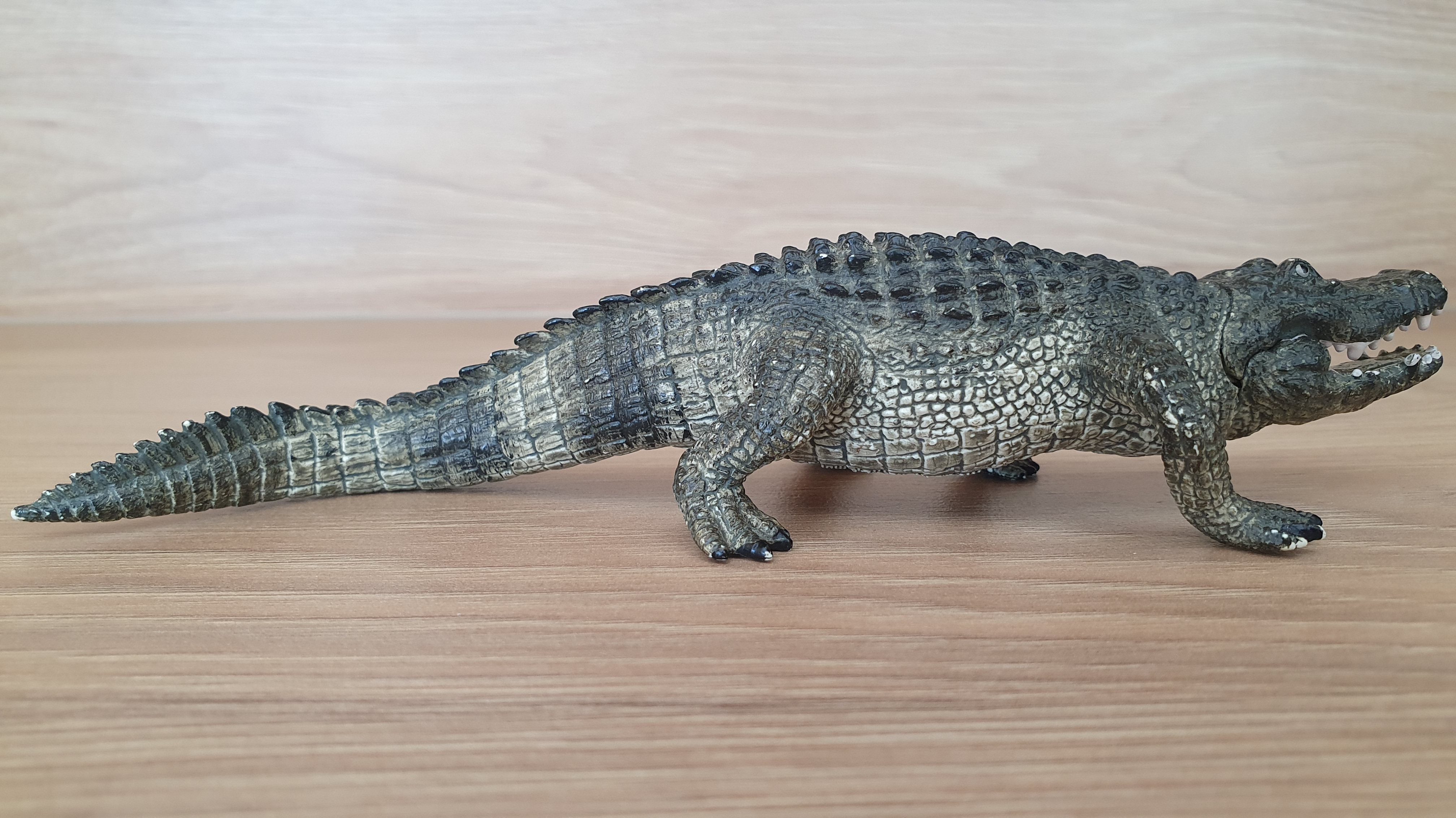 aligátor s pohyblivou čelistí 14727, model 2014