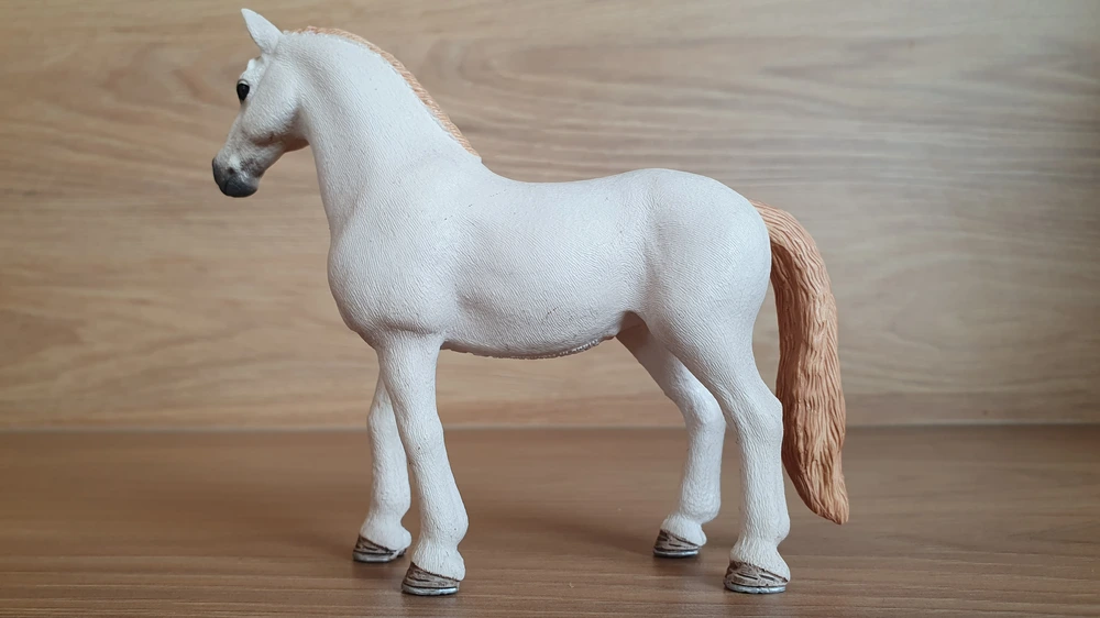 Klisna Lusitano  42368, model 2016