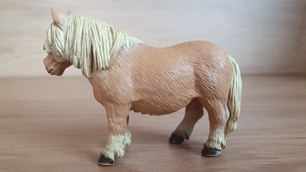 Shetlandský poník 13232, model 1995