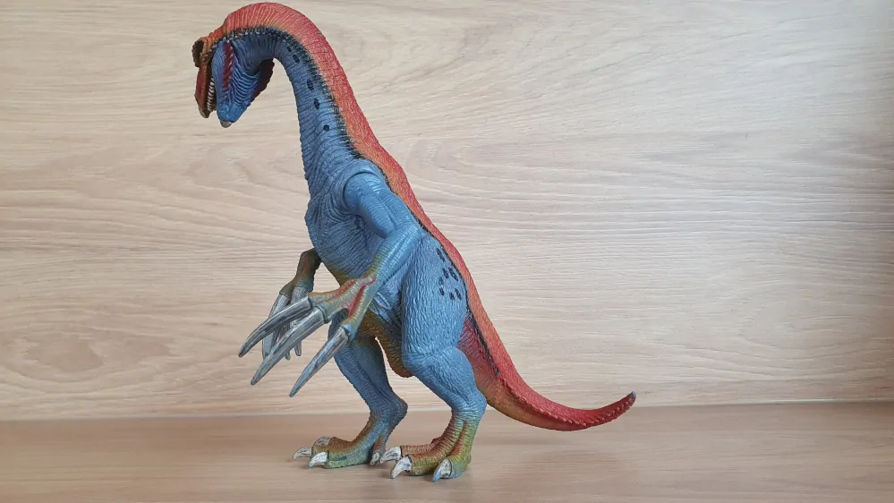 Therizinosaurus  14529, model 2013