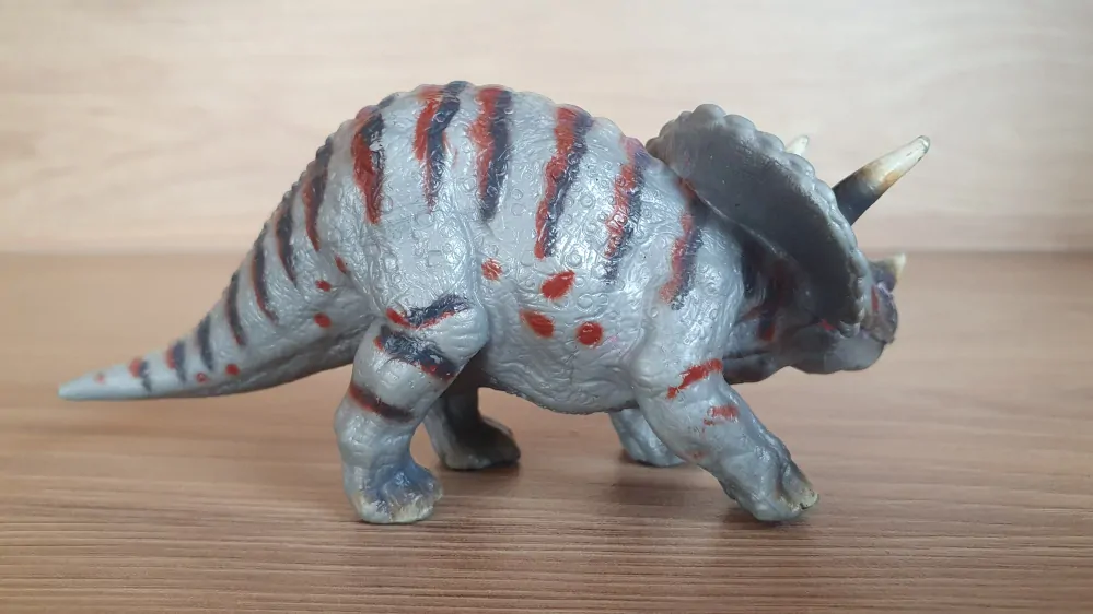 Triceratops 14504, model 2002