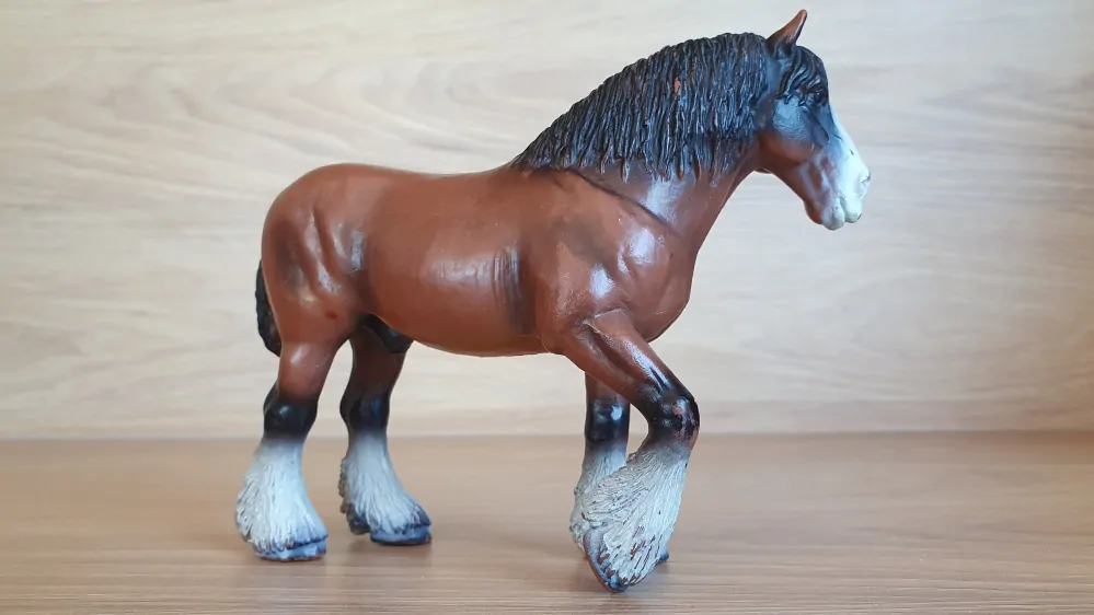 Valach Shire 13247, model 2000