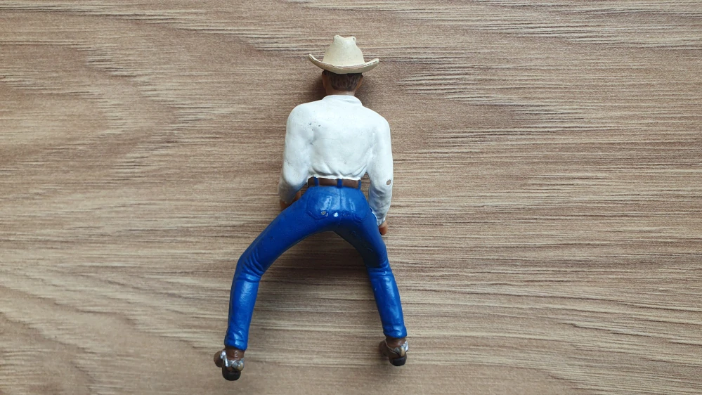 Cowboy v bílé košili