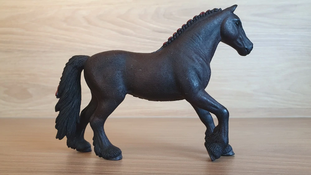 Fríská klisna 13749, model 2013