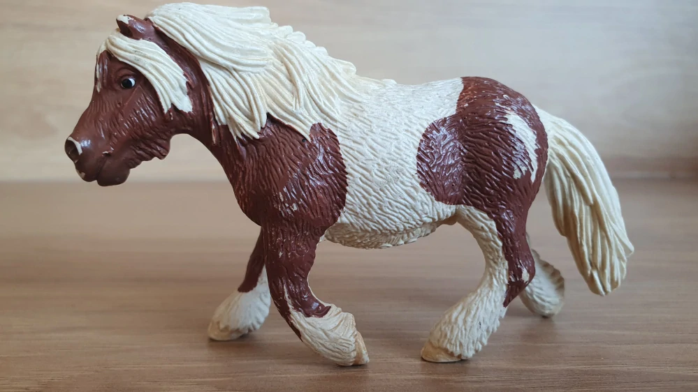 Shetlandský poník 13297, model 2004