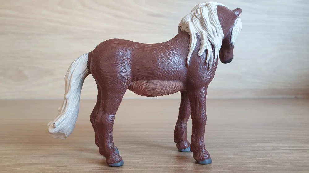 Islandská klisna edice McDonalds No 6, model 2019