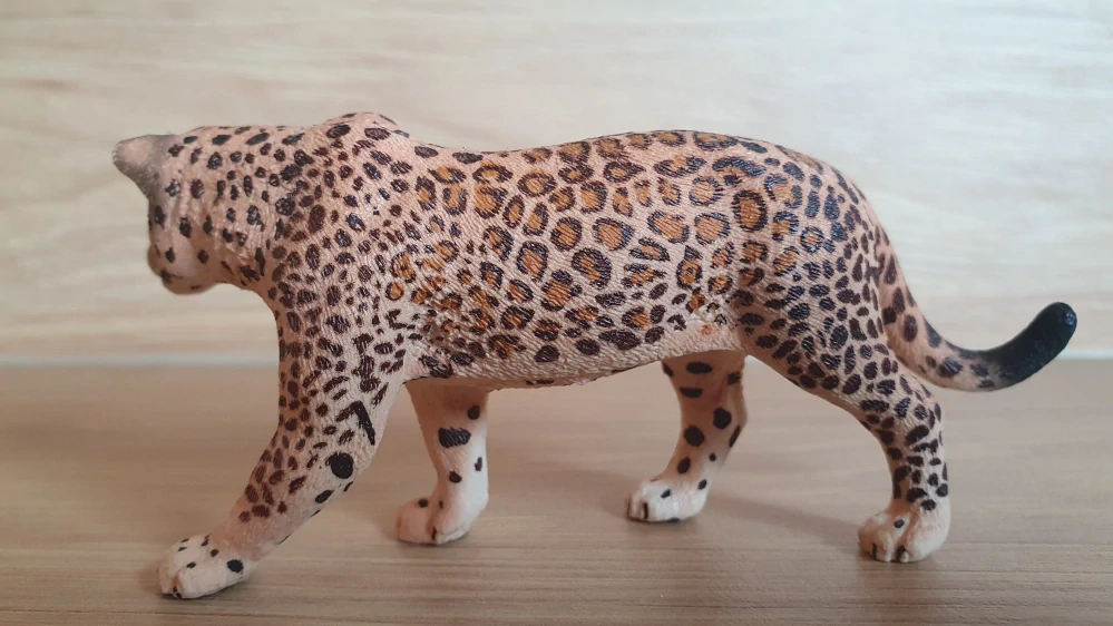 jaguár  14769, model 2016