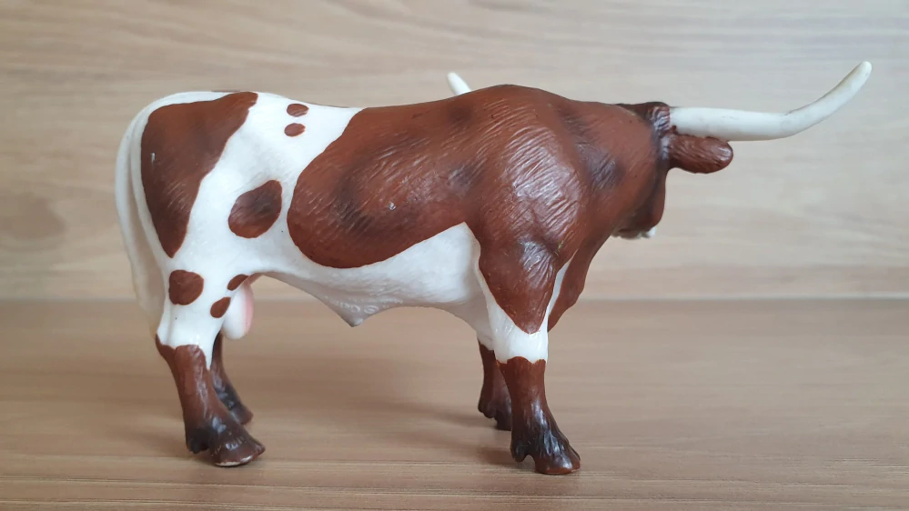 Býk longhornský 13275, model 2001